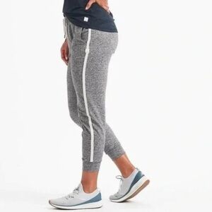 Vuori Heather Grey Performance Joggers Small